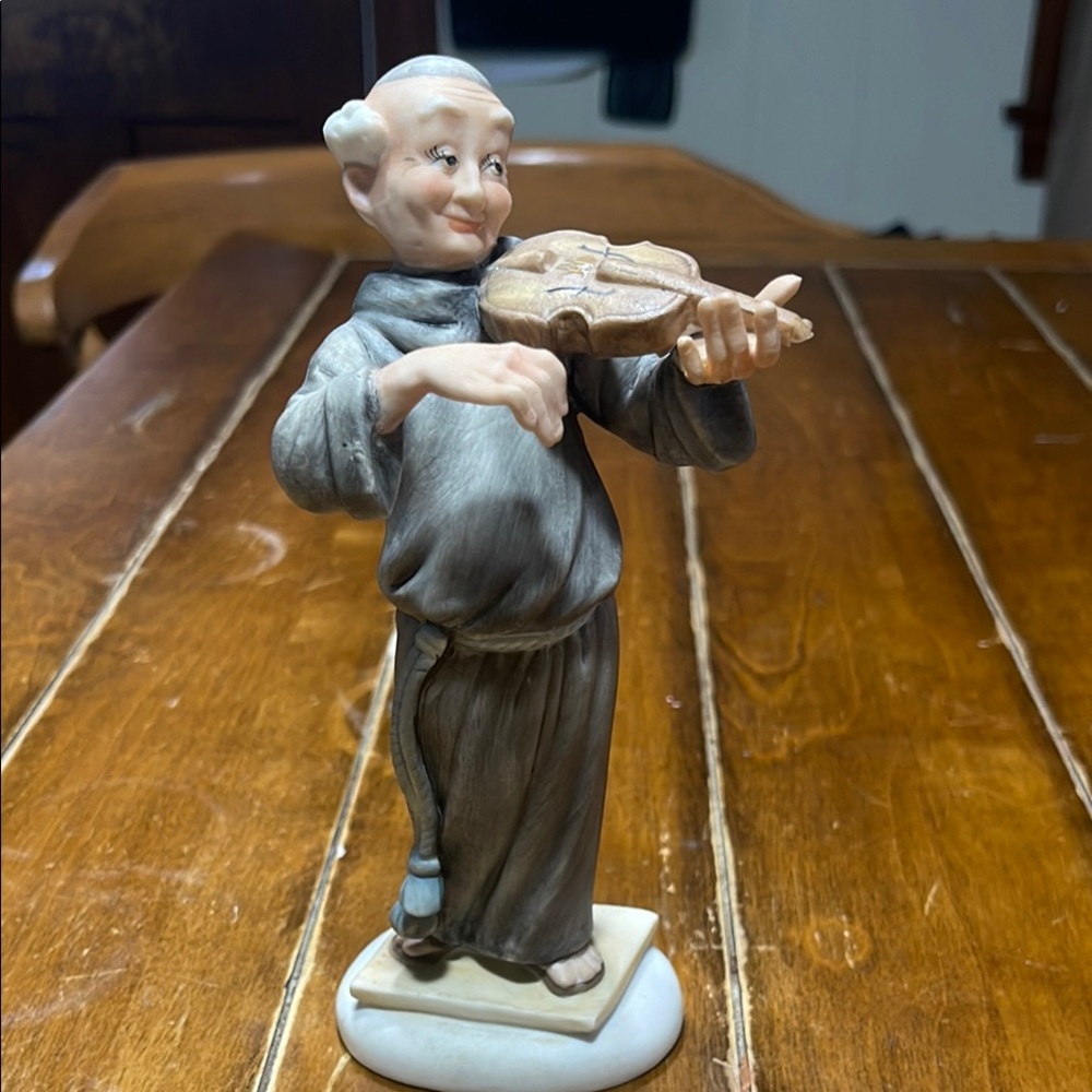 Vintage Musical Monk Lefton China - missing the bow on his violin